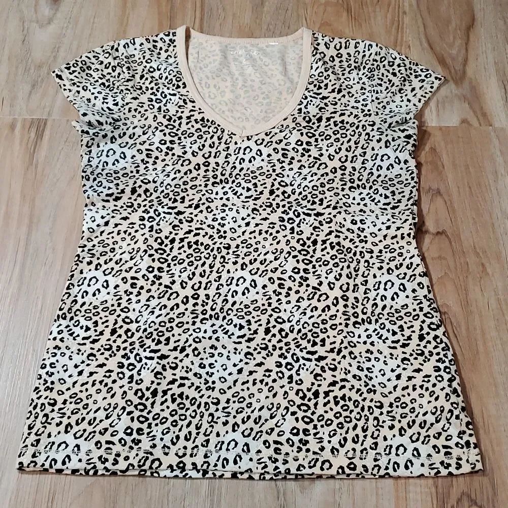 🔺️Energie Leopard Print Vneck Short Sleeve Top Large